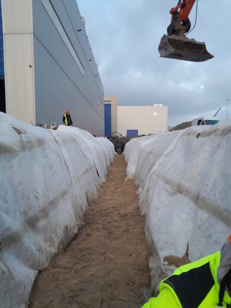 f3631bec 4bef 492f 94c2 d6d5280379a8